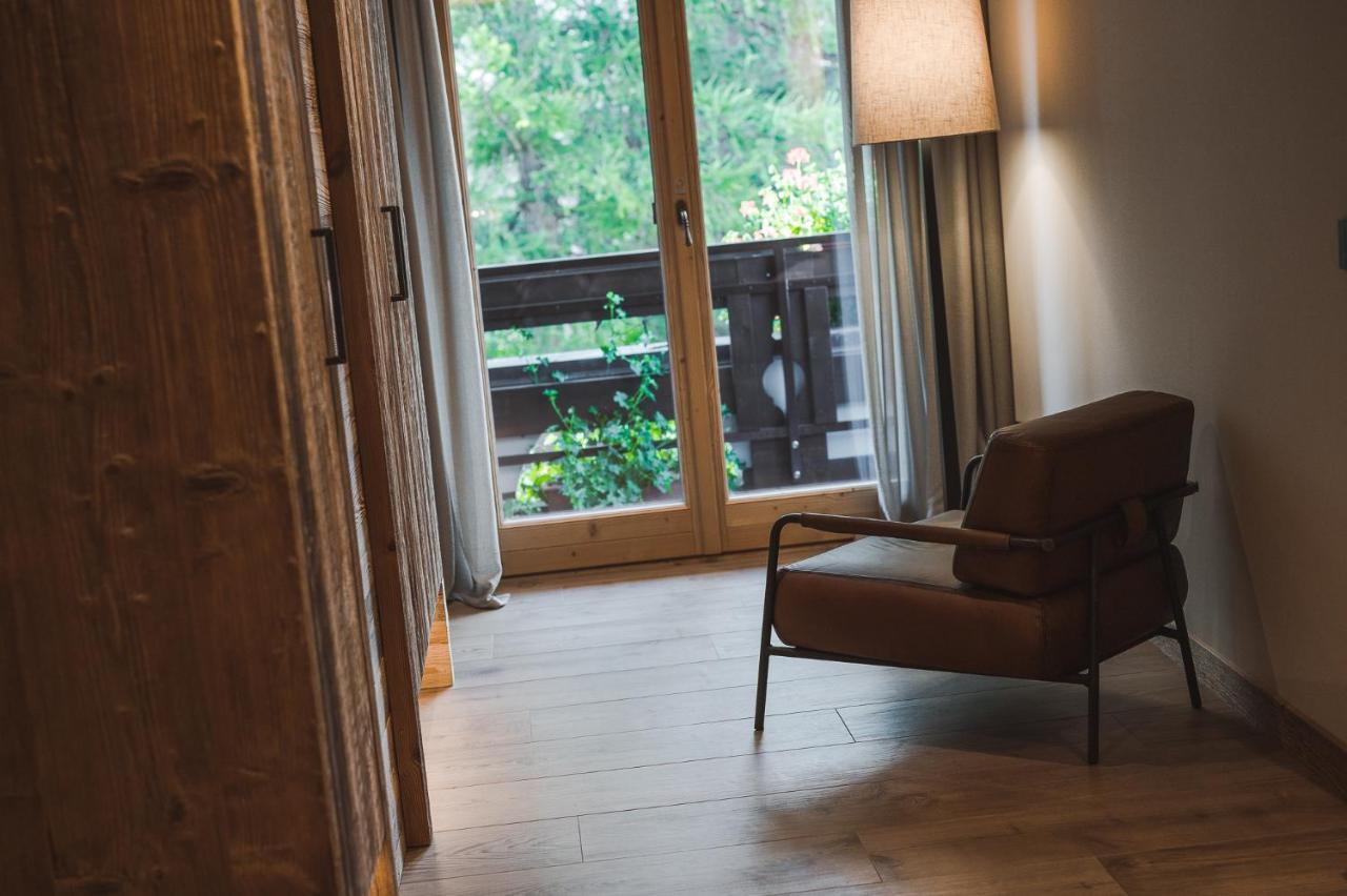 Hotel Alu Mountain Design ボルミオ エクステリア 写真