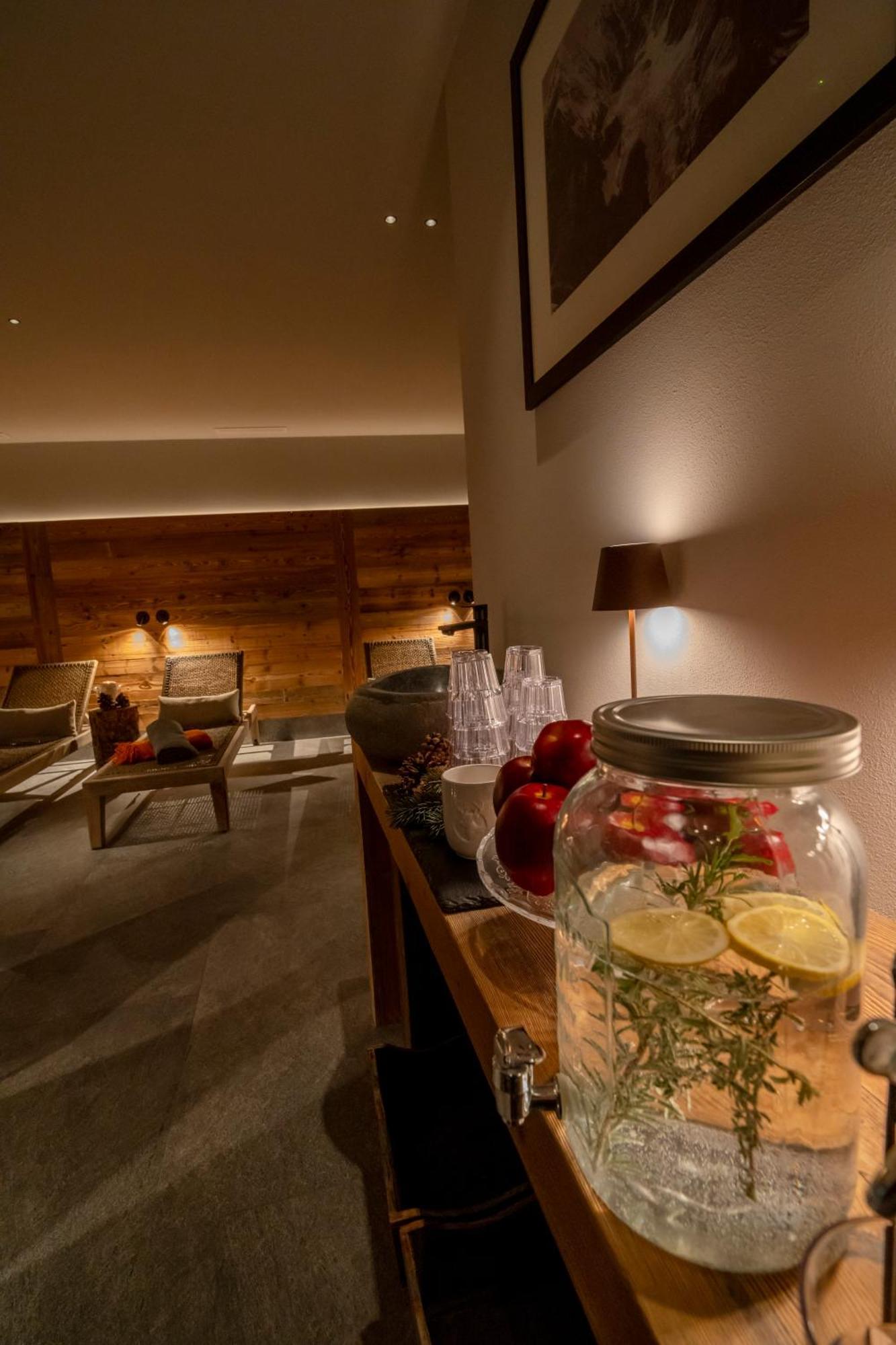 Hotel Alu Mountain Design ボルミオ エクステリア 写真