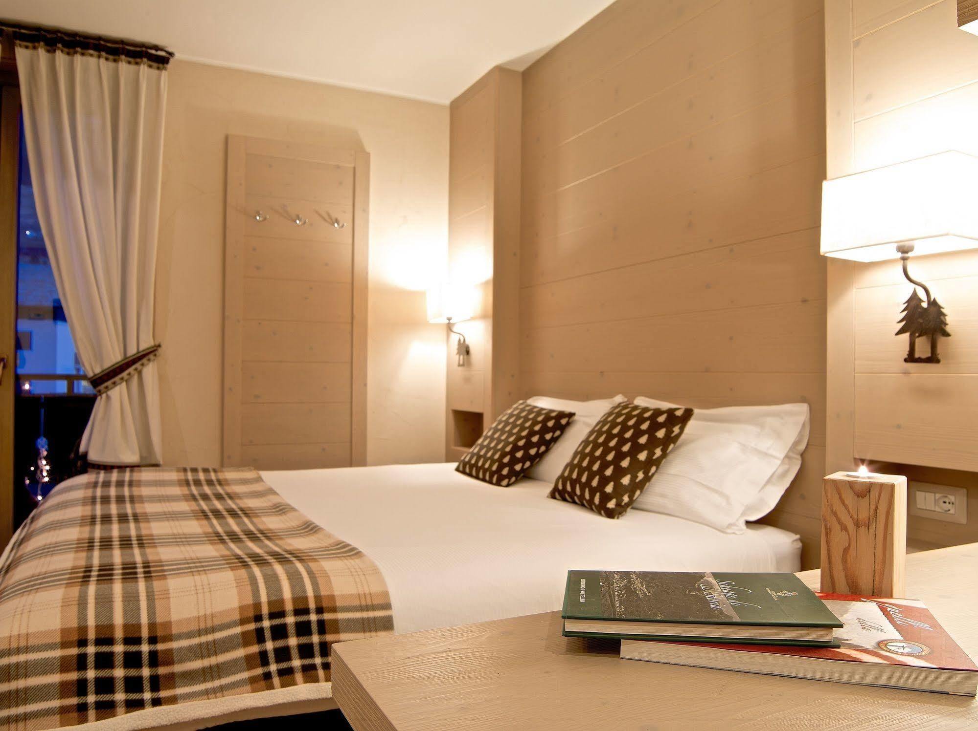Hotel Alu Mountain Design ボルミオ エクステリア 写真